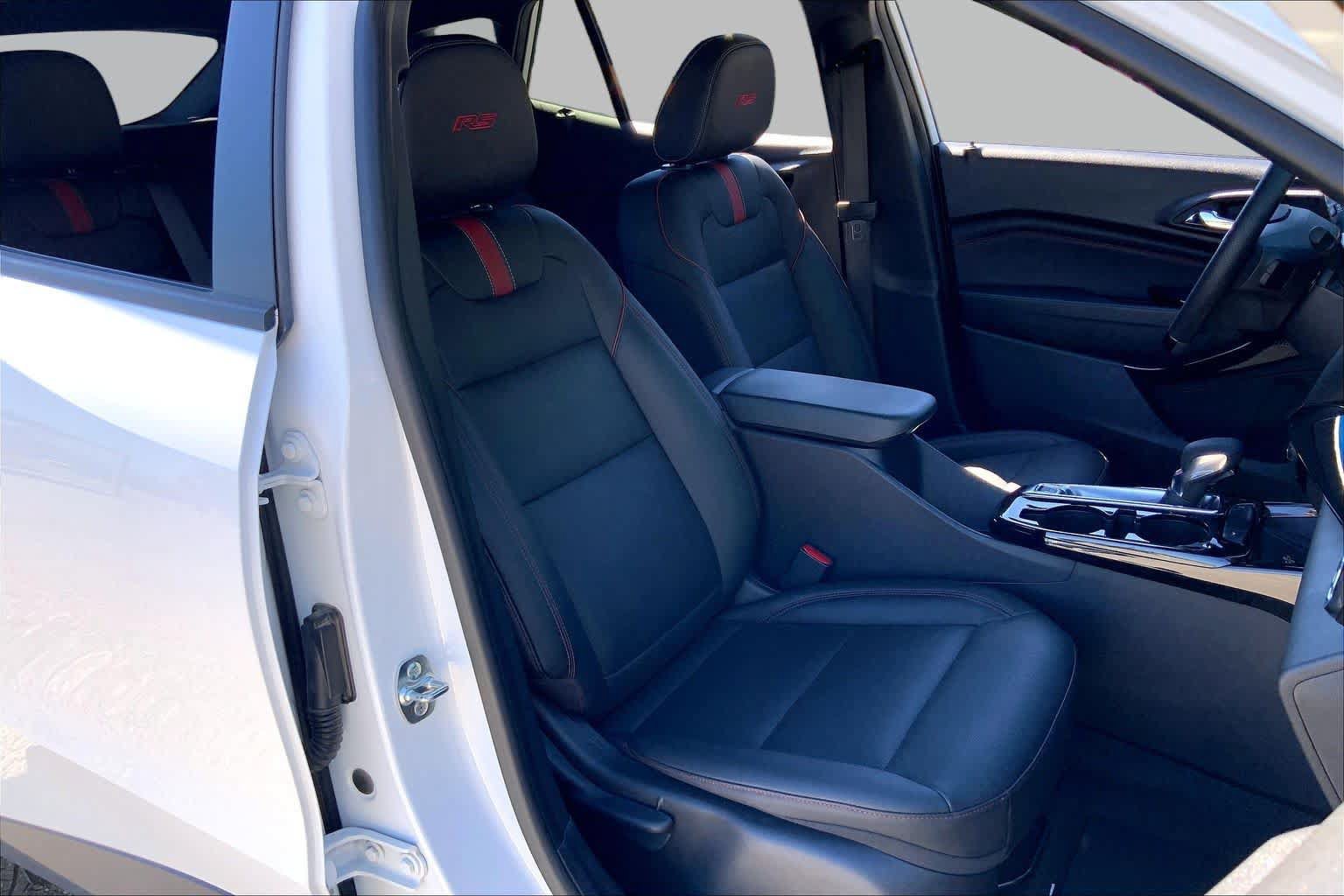 Used 2025 Chevrolet Trax RS w/ Sunroof Package FWD image 9