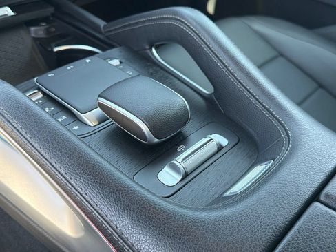 Used 2024 Mercedes-Benz GLS 450 4MATIC image 28