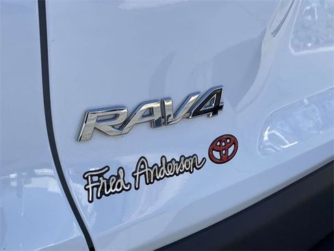 Used 2022 Toyota RAV4 XLE image 11