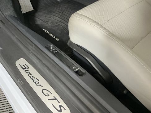 Used 2025 Porsche 718 Boxster GTS RWD image 17
