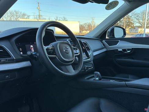 Used 2023 Volvo XC90 B5 Core w/ Protection Package Premier image 10