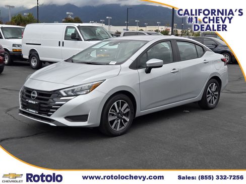 Used 2025 Nissan Versa SV FWD image 3