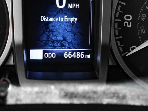 Used 2021 Toyota Tacoma SR5 image 17