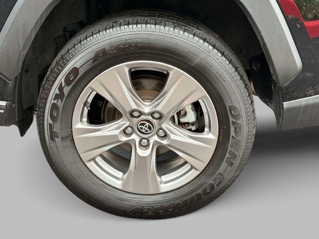 Used 2025 Toyota RAV4 LE AWD/4WD image 13