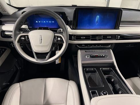 New 2026 Lincoln Aviator AWD image 41