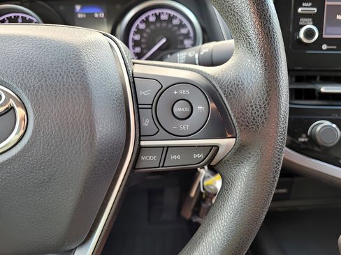 Used 2021 Toyota Camry LE image 30