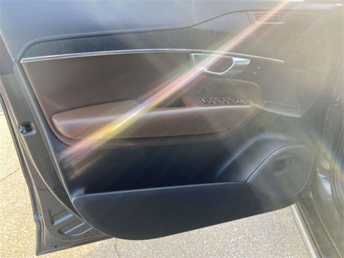 Used 2022 Volvo XC90 T6 Inscription image 12