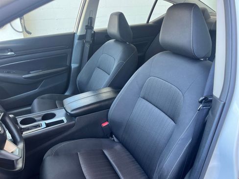 Used 2025 Nissan Altima 2.5 SV image 37