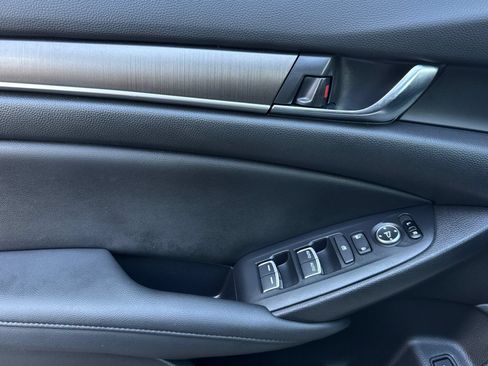 Certified 2020 Honda Accord LX image 11
