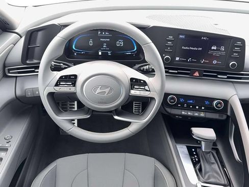 Used 2026 Hyundai Elantra Sport FWD image 17