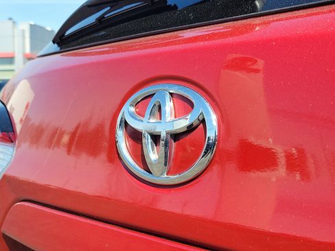 Used 2022 Toyota Corolla Cross LE image 6