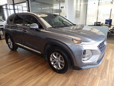 Used 2020 Hyundai Santa Fe SE AWD/4WD image 3