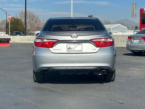 Used 2015 Toyota Camry image 5