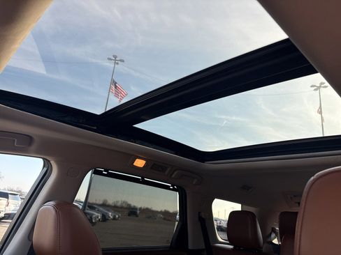 Used 2023 Nissan Pathfinder Platinum w/ Cargo Package image 23