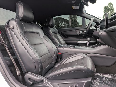 Used 2025 Ford Mustang Premium RWD image 6
