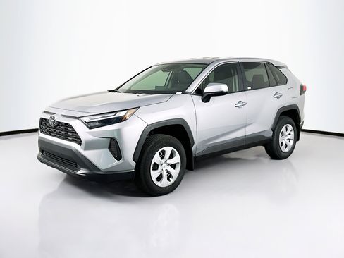 Used 2025 Toyota RAV4 LE image 3