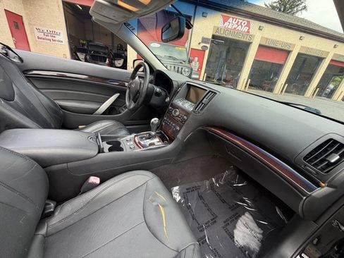 Used 2011 INFINITI G37 Convertible w/ Premium Pkg RWD image 30