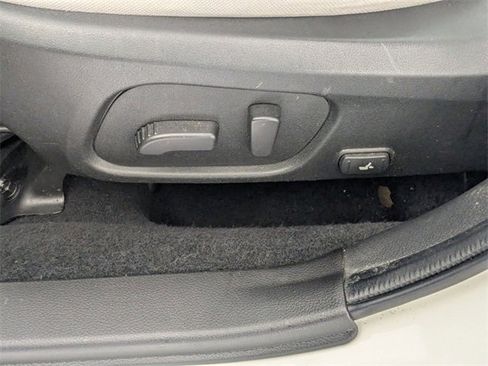 Used 2018 Subaru Forester 2.5i Premium w/ All-Weather Package image 14