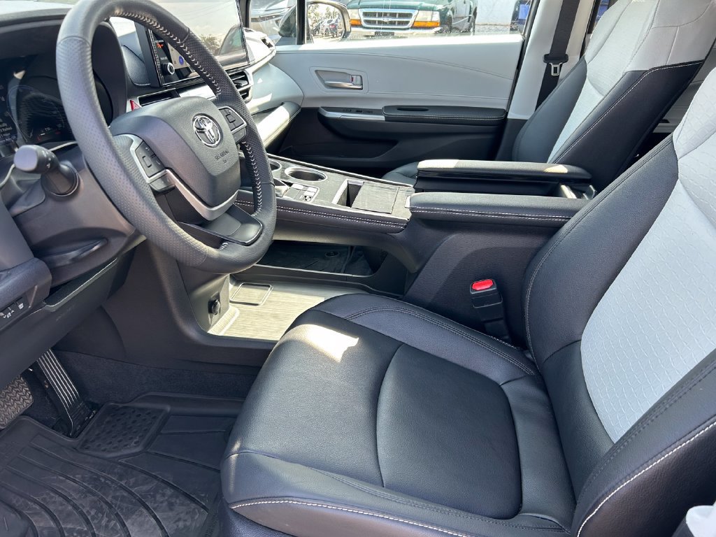 Certified 2026 Toyota Sienna XSE AWD/4WD image 11