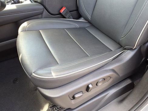 Used 2025 Chevrolet Tahoe Premier AWD/4WD image 20