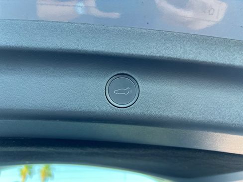 Used 2025 Tesla Model Y Long Range RWD image 17