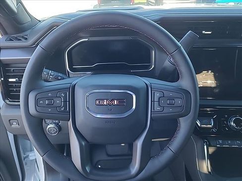 Used 2025 GMC Sierra 2500 AT4X image 11