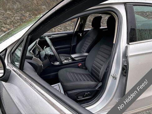 Used 2018 Ford Fusion SE w/ Fusion SE Technology Package FWD image 23
