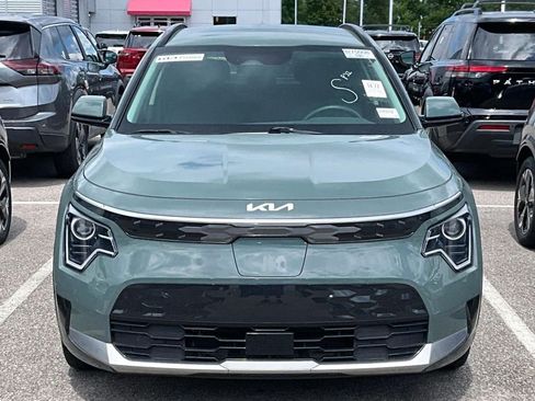 Used 2023 Kia Niro Wind w/ Wind Preserve Package FWD image 2