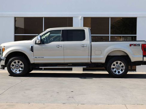 Used 2017 Ford F250 Lariat w/ Lariat Ultimate Package AWD/4WD image 11