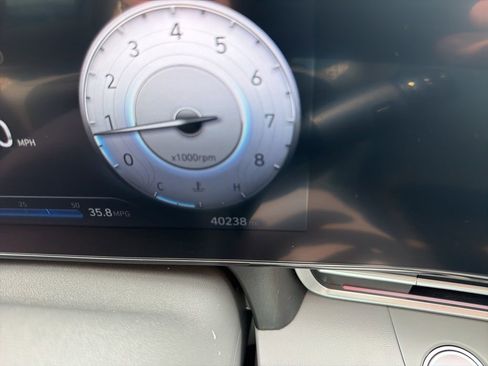 Used 2024 Hyundai Elantra SEL w/ Convenience Package image 32