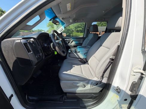 Used 2018 Chevrolet Silverado 2500 W/T w/ WT Convenience Package AWD/4WD image 15