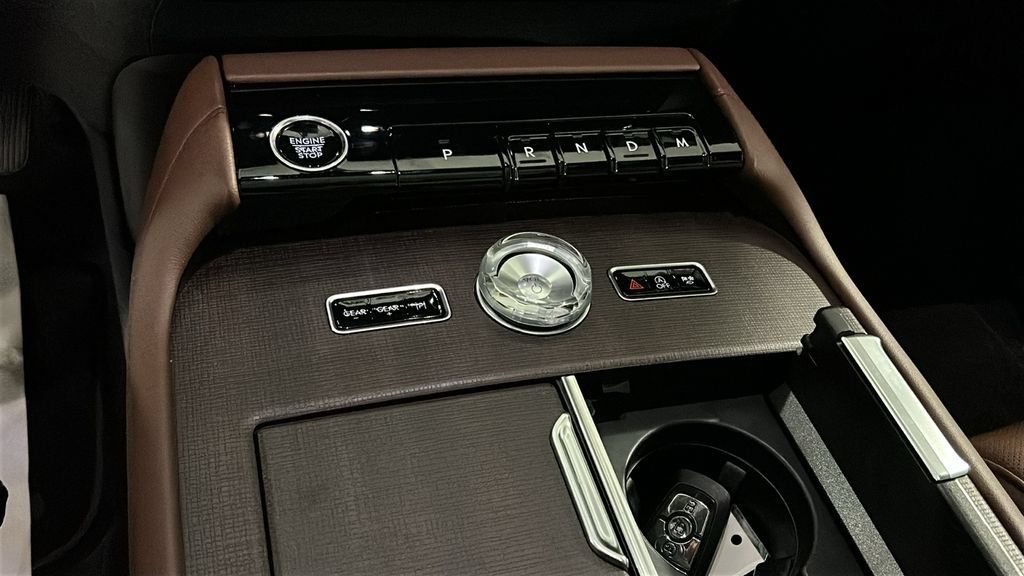Used 2026 Lincoln Navigator L Reserve AWD/4WD image 16