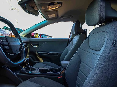 Certified 2025 Kia K4 EX image 8