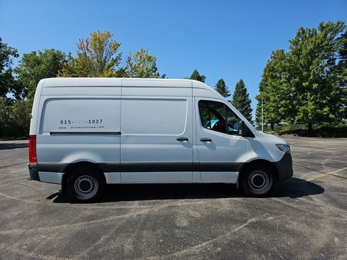 Used 2021 Mercedes-Benz Sprinter 2500 image 7