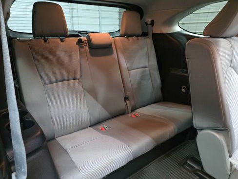 Used 2021 Toyota Highlander LE FWD image 20