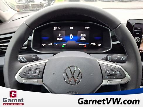 New 2025 Volkswagen Jetta SE image 9