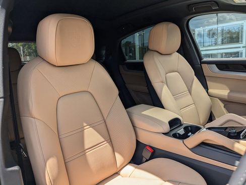 New 2025 Porsche Cayenne Coupe image 26