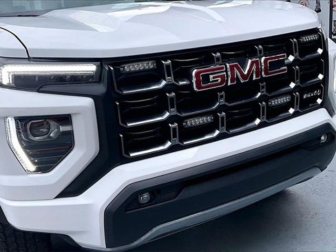 Used 2024 GMC Canyon AT4 image 31