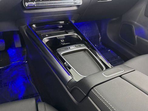 Certified 2025 Mercedes-Benz GLA 250 image 6