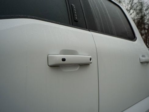 Used 2023 Ford F250 Lariat w/ Black Appearance Package image 10