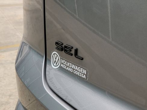 New 2026 Volkswagen Atlas Cross Sport SEL R-Line image 10