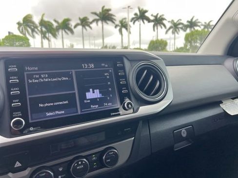 Used 2022 Toyota Tacoma SR5 w/ Technology Package image 37