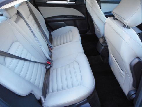 Used 2015 Ford Fusion S image 22