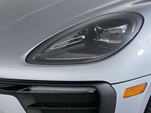 Certified 2026 Porsche Macan AWD/4WD image 15