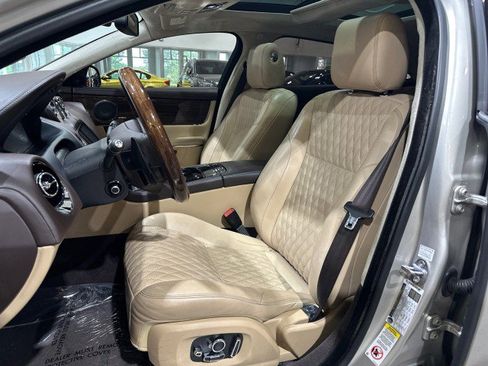 Used 2017 Jaguar XJ L Portfolio RWD image 40