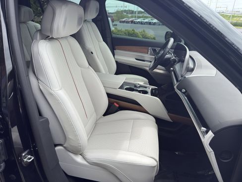 Used 2026 Cadillac Vistiq Sport w/ LPO, Floor Liner Package AWD/4WD image 21