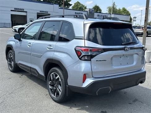 Used 2025 Subaru Forester Limited image 32