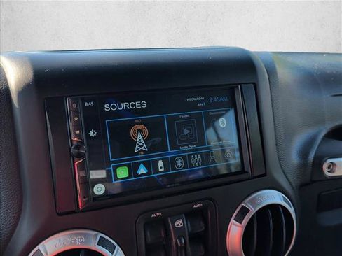 Used 2015 Jeep Wrangler Unlimited Sahara w/ Connectivity Group AWD/4WD image 13