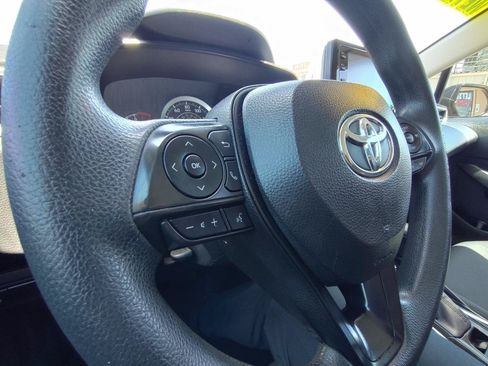 Used 2022 Toyota Corolla LE FWD image 19