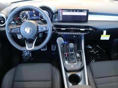 New 2026 Alfa Romeo Tonale Base w/ Black Premium Package image 22